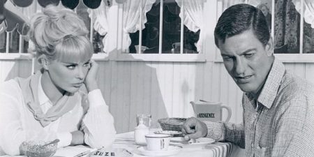 Filmklassiker “Bei Madame Coco” mit James Garner und Elke Sommer erscheint auf Blu-ray