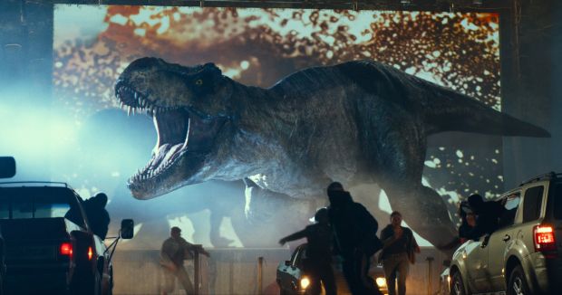 “Jurassic World – Dominion”: Saksikan pertarungan di balik layar dengan Nasotoceratops 150 kg!